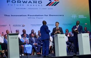 Sommet Africa Forward, Remise du Livre Blanc à Emmanuel Macron